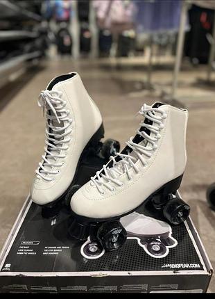 Белые квадовые роликовые коньки, 38