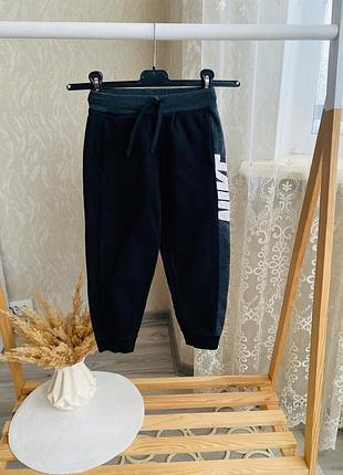 Оригінальні спортивні штани на 5-6 років