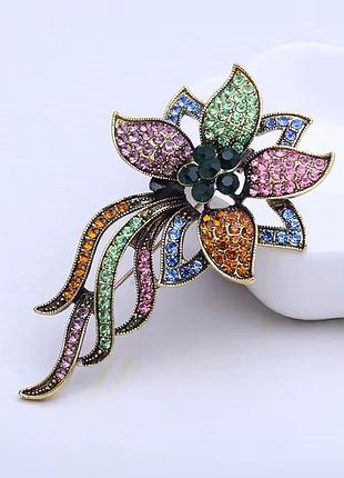 Брошь эффектная цветная камешки