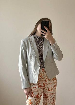 Женский приталенный пиджак жакет