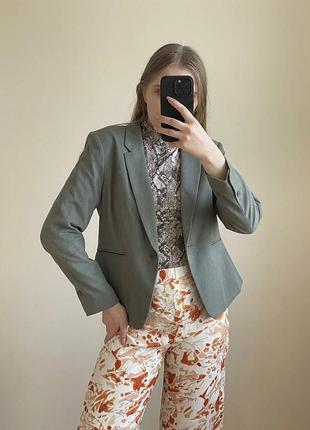 Женский приталенный жакет пиджак в винтажном стиле