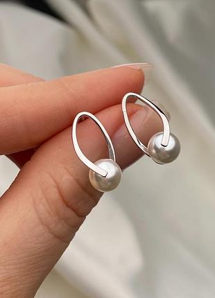 Серебряные серьги пусеты с жемчужиной