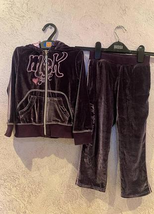 Спортивный велюровый костюм