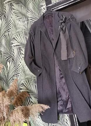 Шикарне сіре шерстяне ексклюзивне пальто