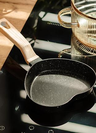 Сковорода в виде сердца с антипригарным покрытием 400 (мл) черная hp39574b