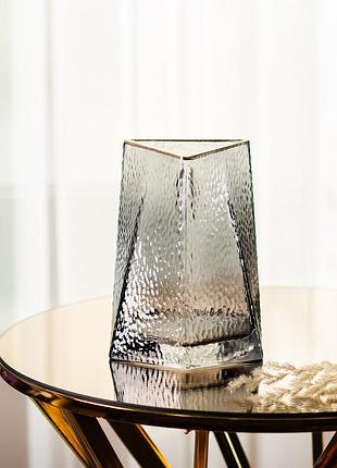 Ваза стеклянная для цветов, декоративная, треугольная, 15,5 см, серая с золотой окантовкой hp-1711