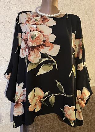 Яркая блузочка с воланами