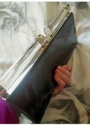 🖤🩷эффектный лаковый клатч oasis с прозрачной акриловой ручкой и ярким подкладом