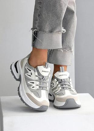 Кроссовки женские