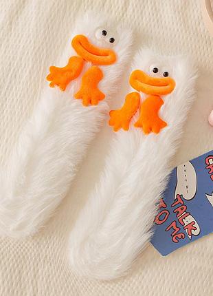 Дитячі пухнасті шкарпетки з мордочкою 4217 білі з ручками та глазками м'які мохнаті теплі на хлопчика