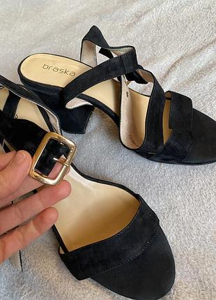 Босоніжки жіночі