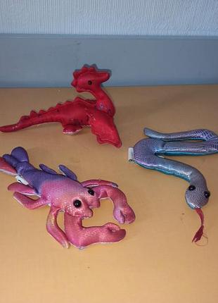 Набор милых песчаных животных таарины, наполненных песком