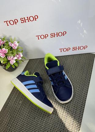 Оригінальні кросівки adidas дитячі