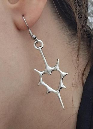 Сережки-серця з шипами