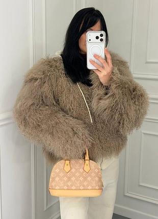 Шуба з натурального хутра лама