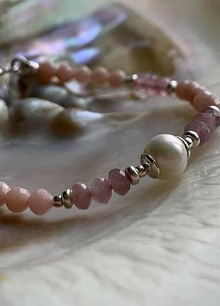 Ніжний дитячий браслет з рожевого опалу, рожевого кварцу і перлини