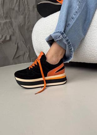 Кросівки на високій підошві