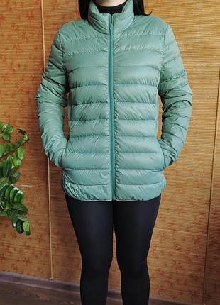 Теплая ультралегкая пуховая куртка оливкового цвета