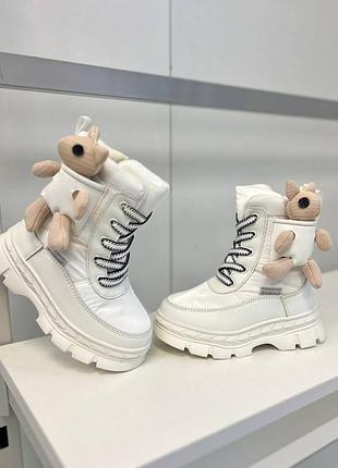 Гарна зимова моделька черевики для модниці