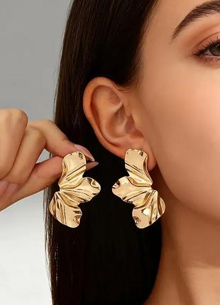 Серьги лепестки золотистые