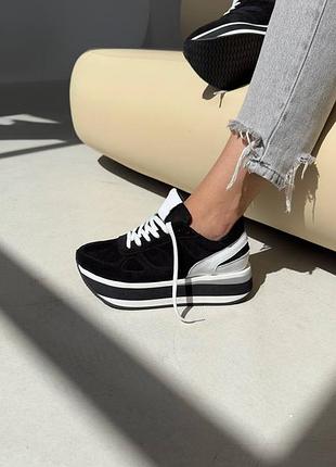 Кросівки на високій підошві