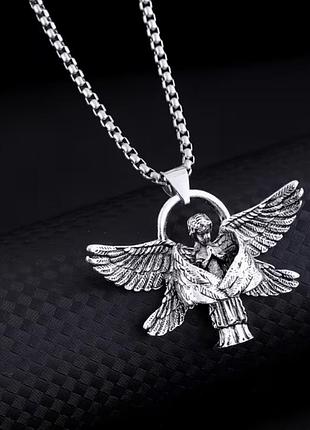 Подвеска в виде ангела офоронца на цепочке серебристого цвета