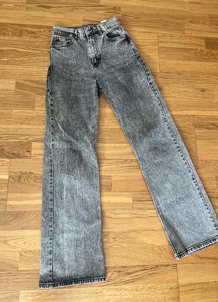 Сірі джинси прямі