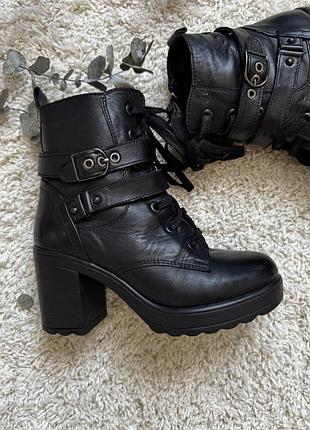 Жіночі шкіряні черевики , зимові ботинки