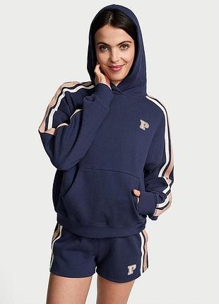 Худі жіноче vs