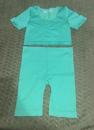 Костюм в рубчик шортами