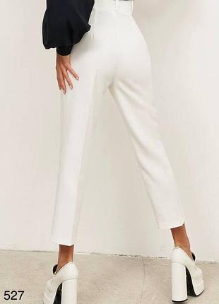 Классические зауженные брюки с высокой посадкой