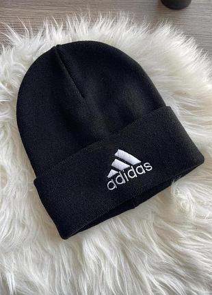 Шапка adidas чорна з білим