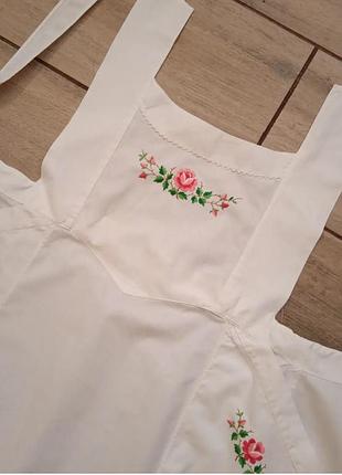 Фартук с вышивкой, винтажный.