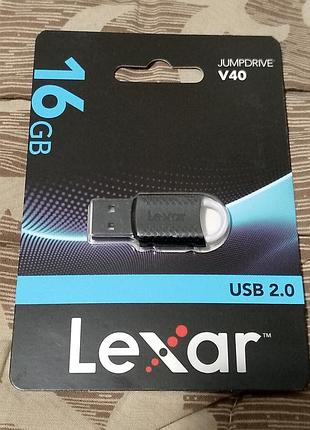 16gb флеш пам'ять usb накопичувач 
в упаковці. стан ідеальний