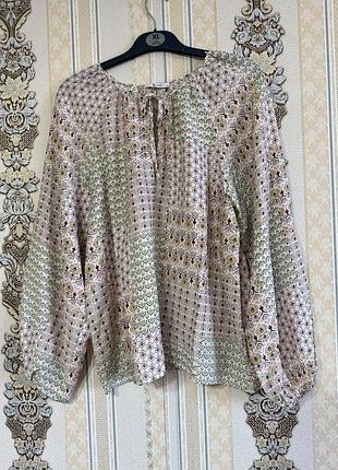 Легка віскозна блуза