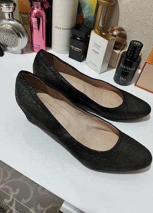 Фірмові жіночі шкіряні туфлі carmens