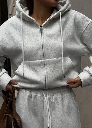 Спортивный костюм трехнить петля