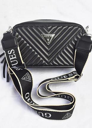 Новая черная стеганая сумка с длинным ремешком guess