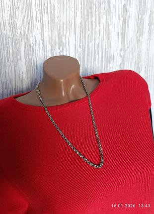 Толстая серебристая цепочка