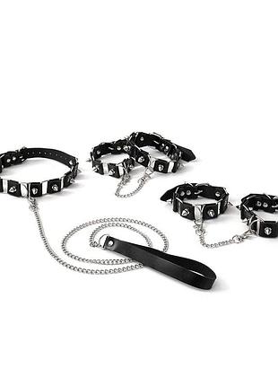 Бондажный набор: ошейник с поводком, наручники и поножи art of sex - cassandra, цвет черный