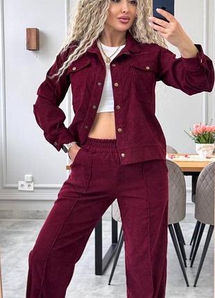 Костюм жіночий