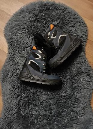 Дуже гарної якості зимові черевики для хлопчика/підростка.европа.