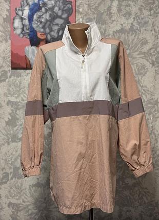 Вітровка жіноча з світловідбиваючими смужками