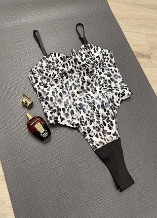 Шкіряне боді  з леопардовим принтом