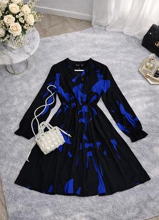 Розкішна сукня вільного крою