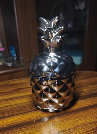 Декоративний ананас для зберігання