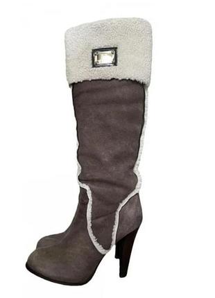 Італійські брендові високі шкіряні, чоботи  ,розмір 36, люксового бренду elisabetta franchi, оригінал.
в ідеальному стані, нових. 
супер якість,