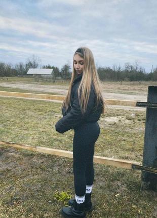 Курточка весняна