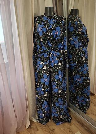 Бесподобный с кюлотами комбинезон