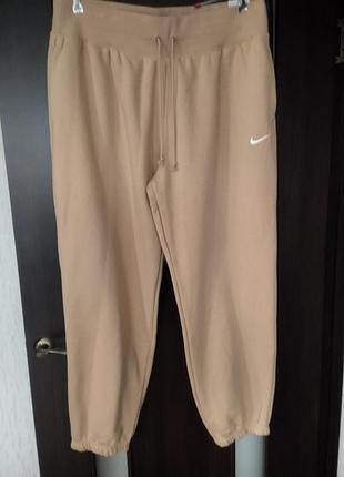 Спортивні жіночі штани  nike оригінальні, оверсайз.